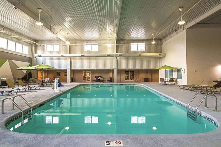 La Quinta Inn & Suites by Wyndham Cincinnati Sharonville