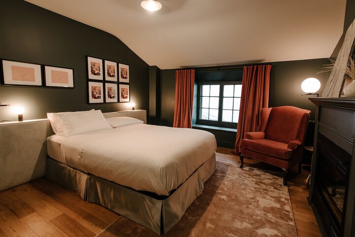 Room 28 of 37