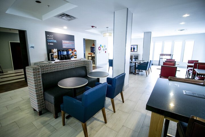 Holiday Inn Express Hotel & Suites a Baton Rouge-Port Allen by IHG