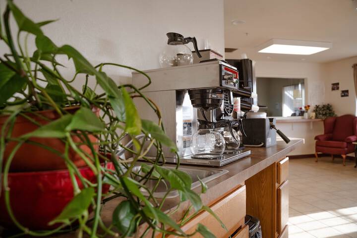 Breakfast/Coffee Service 23 of 25