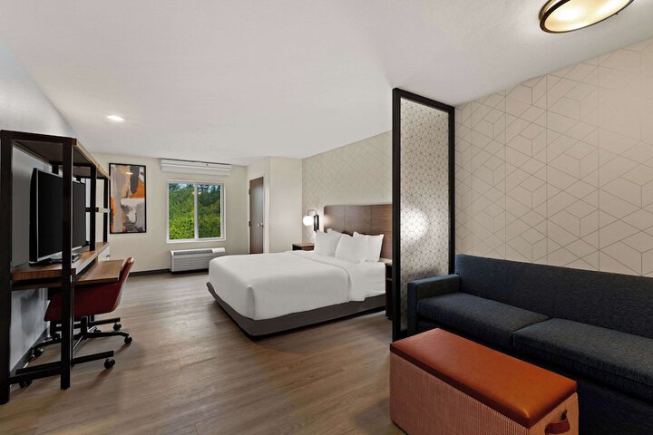Room 11 of 35
