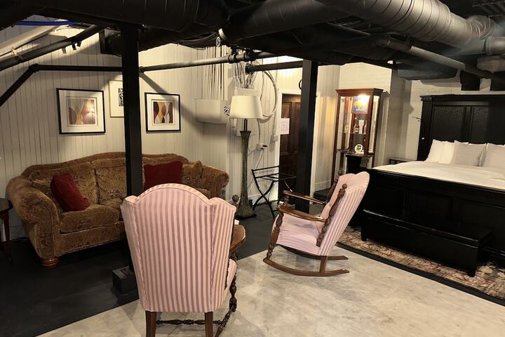 Room 52 of 72