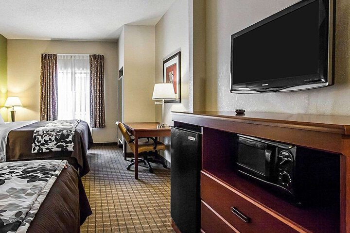Room 7 of 35