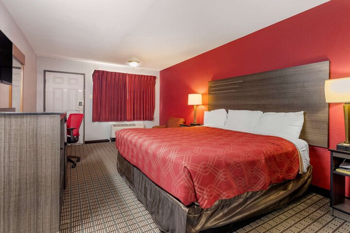 Room 3 of 23