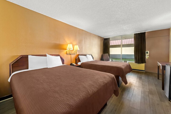 Rodeway Inn Monroe