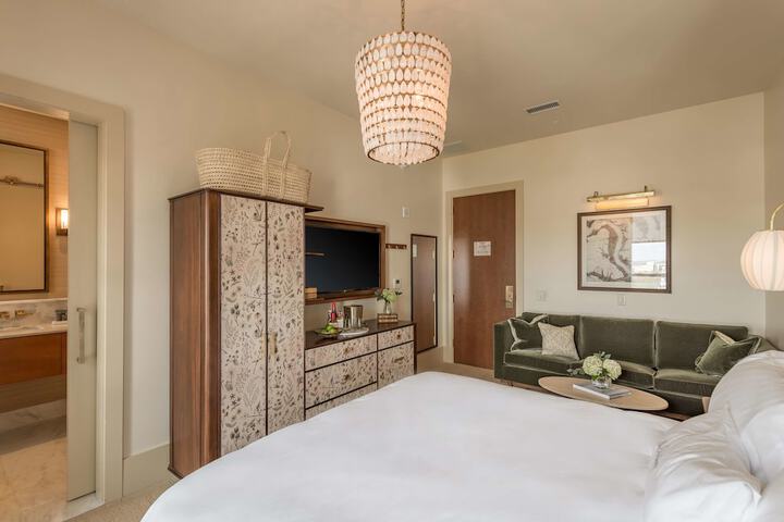 Room 26 of 57