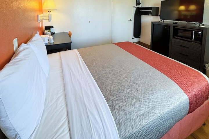 Studio 6 Suites – Bellflower Ca - Los Angeles