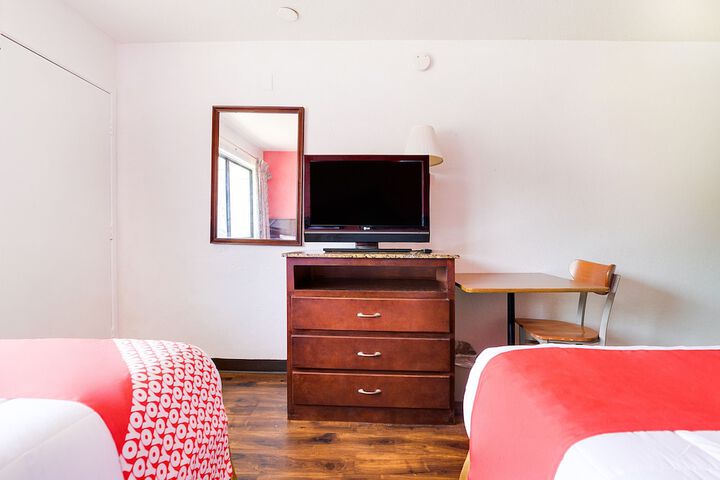 Room 12 of 27