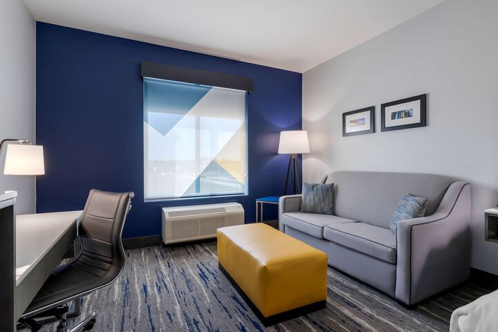 Room 21 of 33