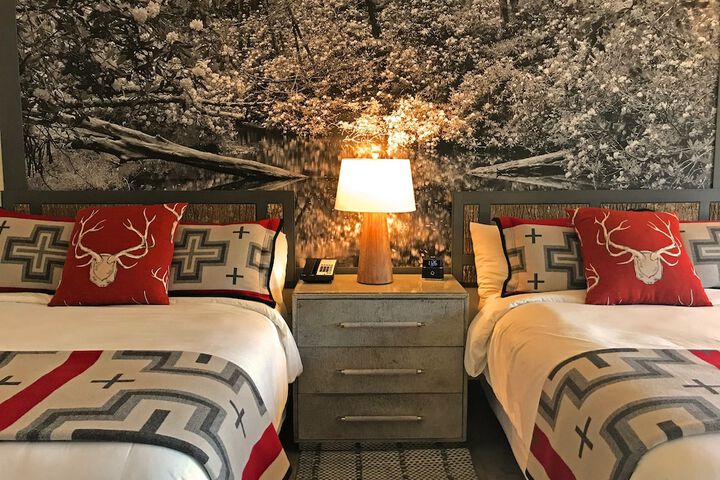 Room 42 of 123