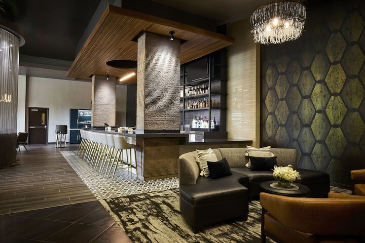Lounge 54 of 57