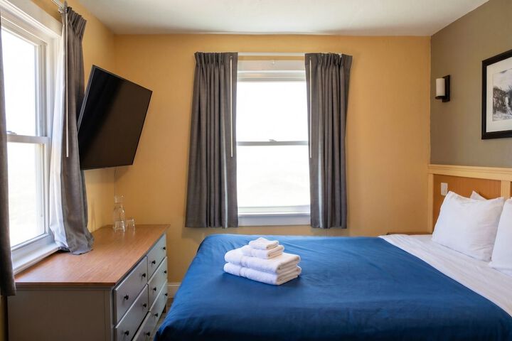 Colonial Inn Motel