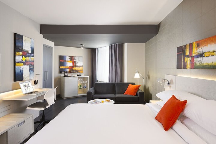 Hotel Sepia