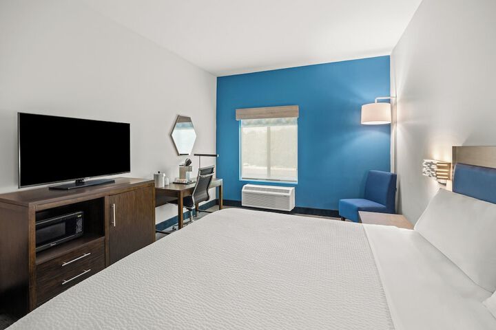 Holiday Inn Express Asheville Woodfin by IHG
