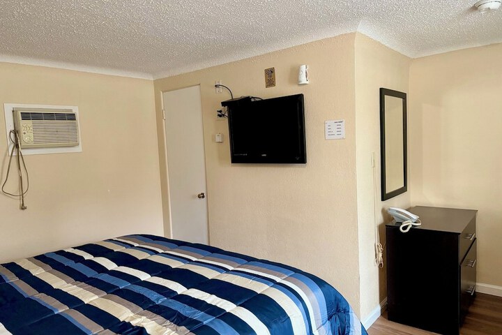 Room 30 of 60