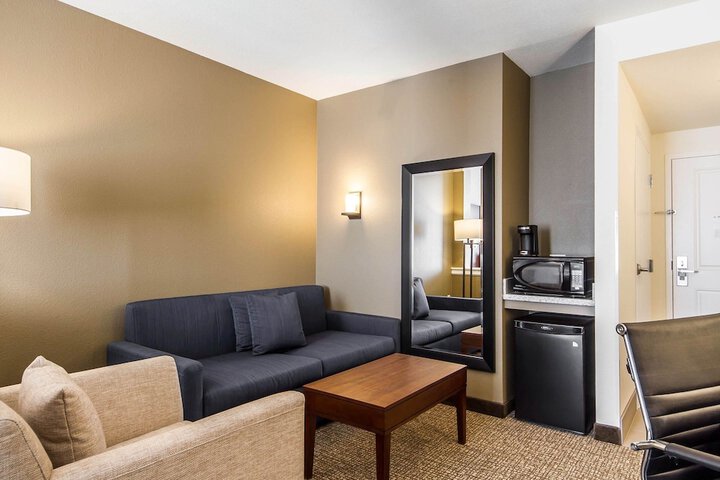 Room 11 of 27