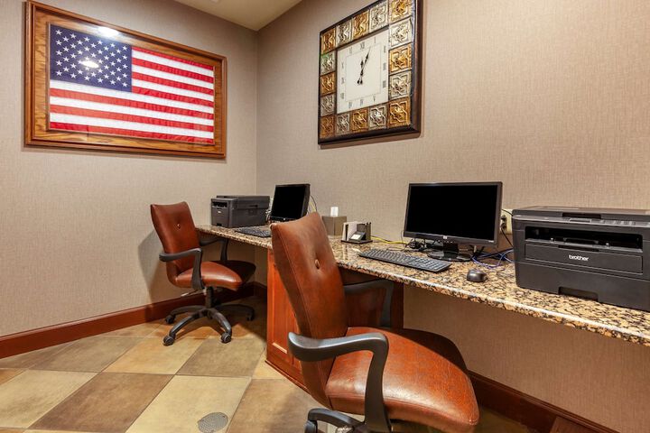 Business Center 49 of 51