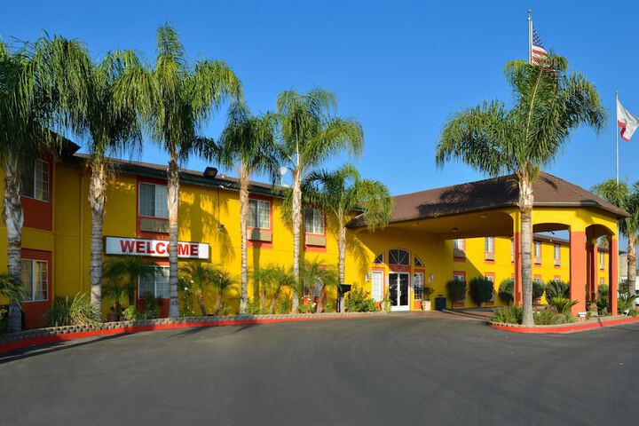 Hotel 4 of 19