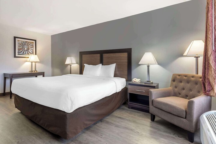 Room 20 of 34