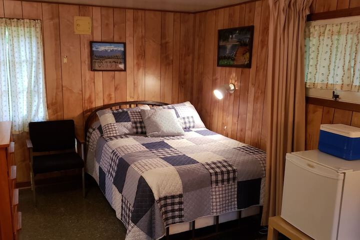Room 38 of 215