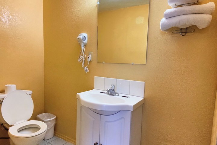 Room 16 of 24