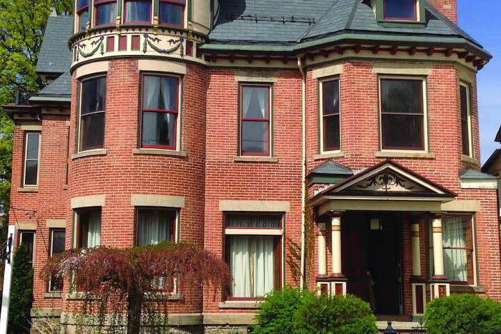 The Gage Mansion B & B