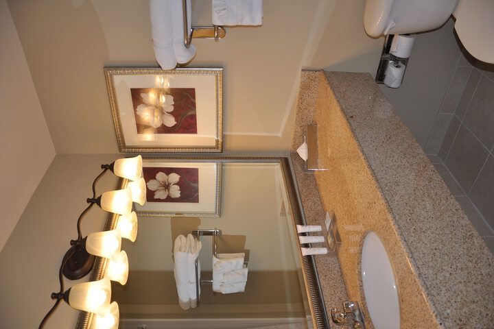 Room 25 of 40