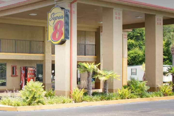 Super 8 by Wyndham Defuniak Springs