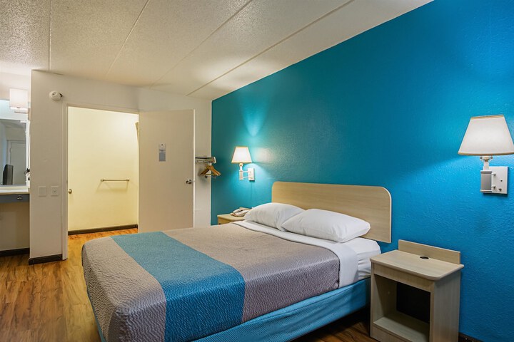Room 15 of 47