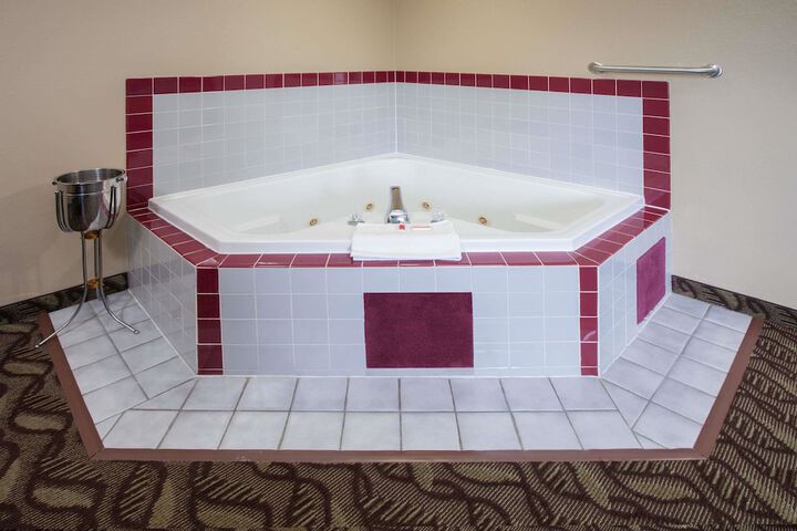 Hot Tub 14 of 14