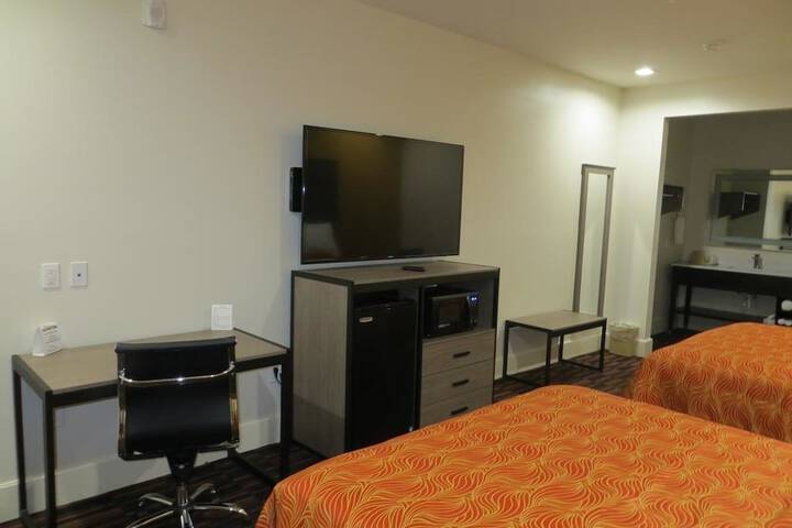 Room 10 of 14