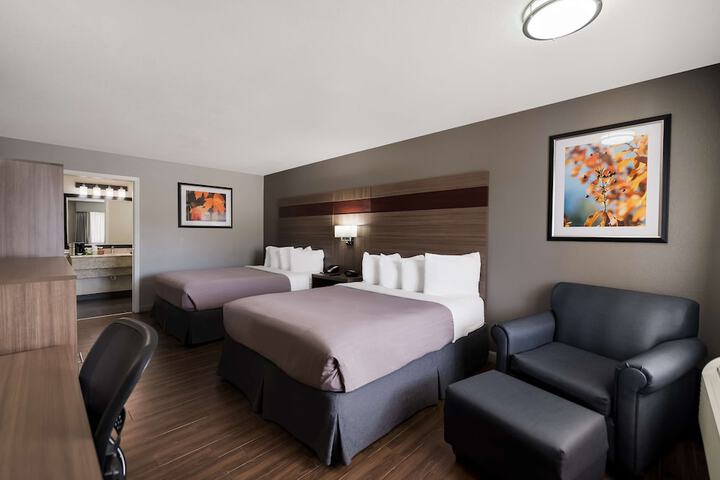 Room 13 of 28