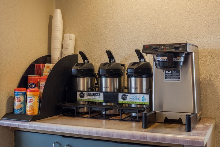 Breakfast/Coffee Service 24 of 24