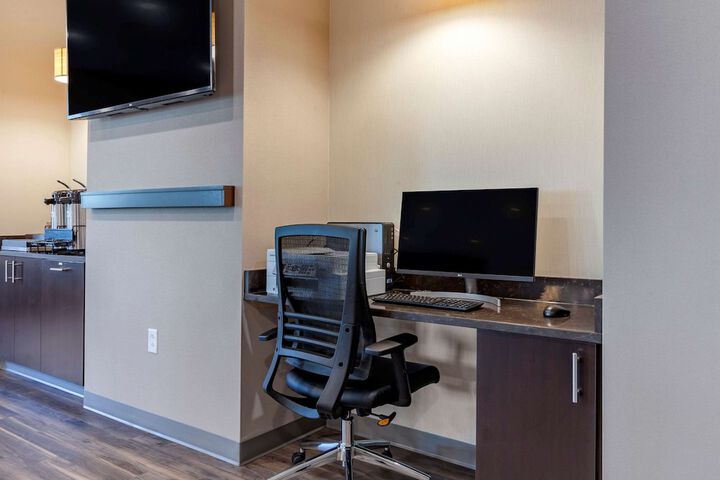 Business Center 38 of 38