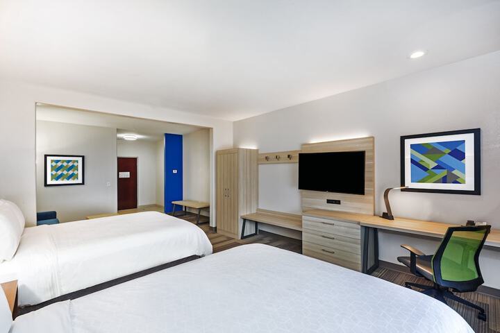 Room 33 of 57