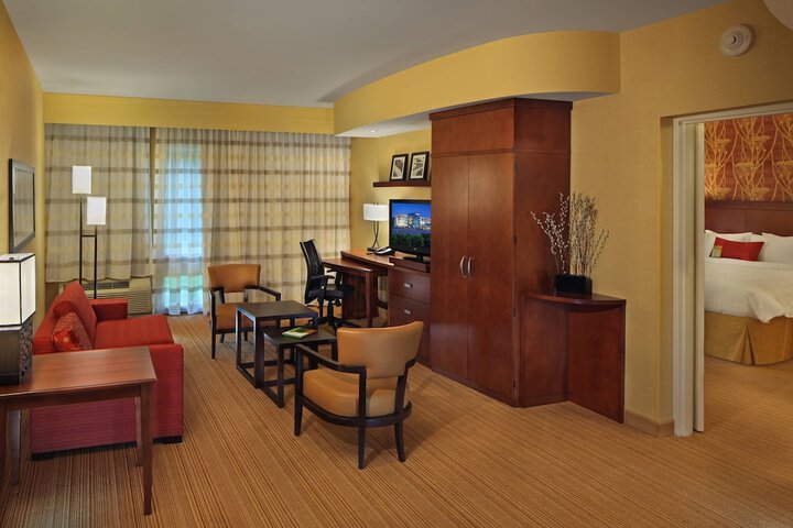 Room 17 of 27