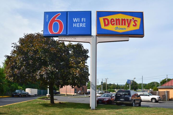 Motel 6 Southington CT - Hartford