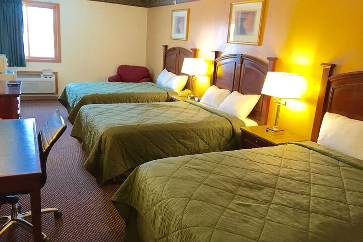 Room 10 of 16