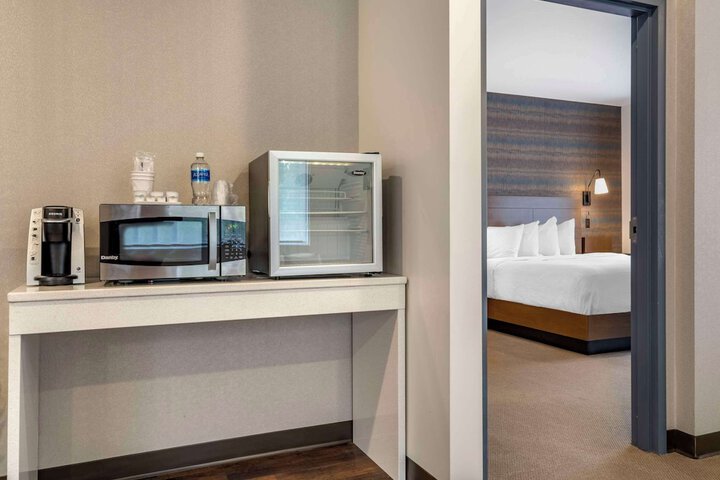 Room 40 of 48