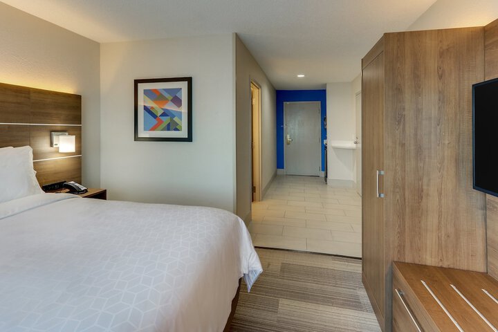 Room 10 of 39