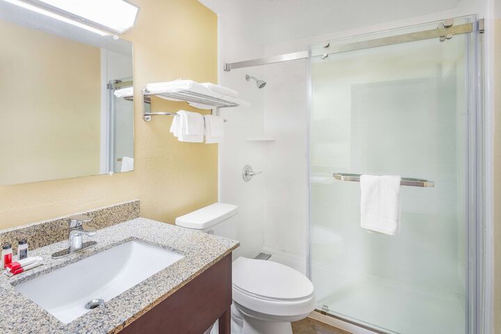 Room 6 of 26