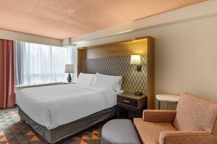 Room 10 of 21