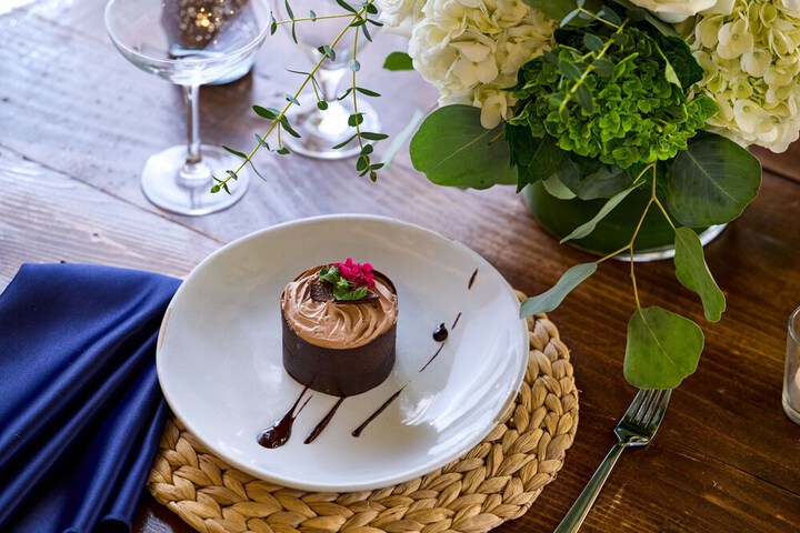 Dining 70 of 106