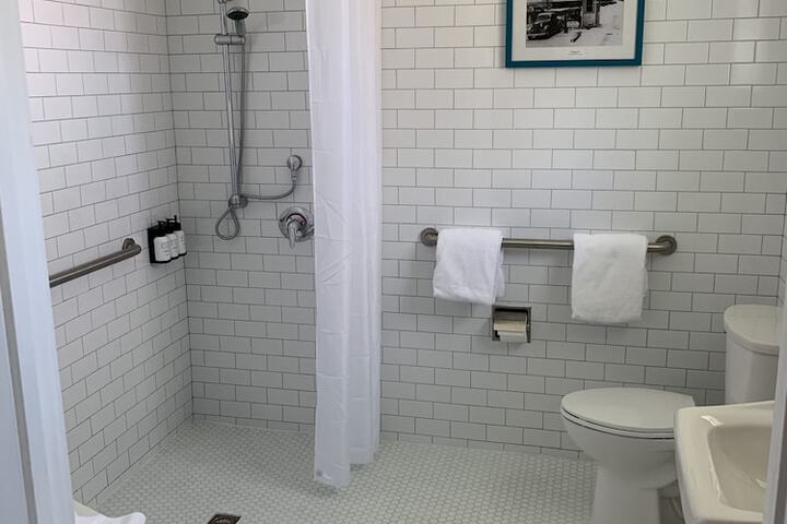 Room 11 of 30