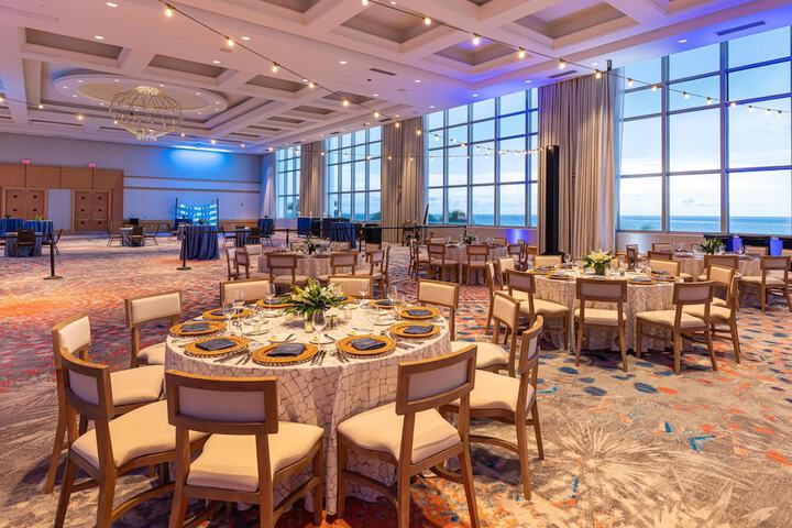 Signia by Hilton Diplomat Beach Resort