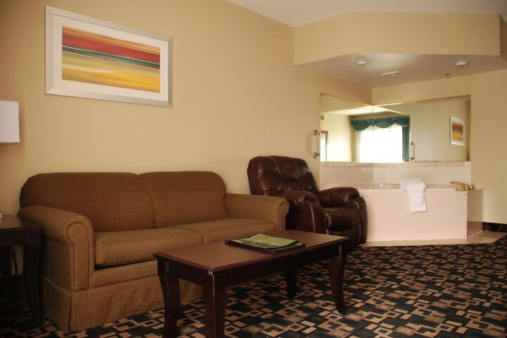 Room 8 of 38