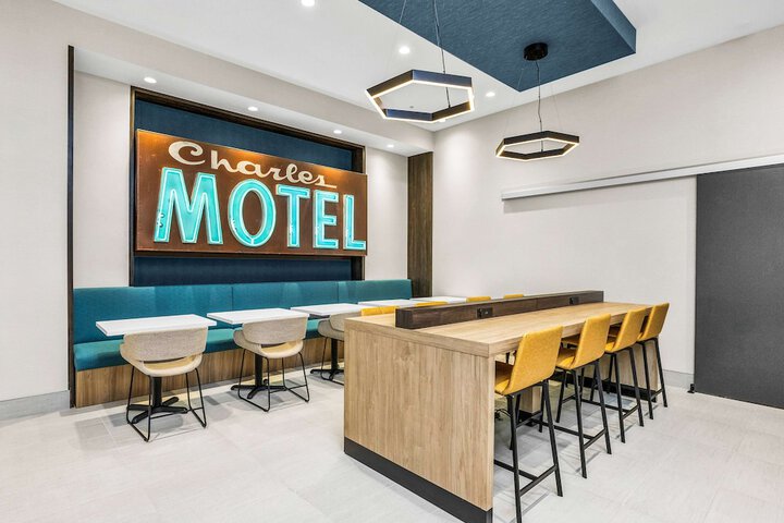 Breakfast/Coffee Service 63 of 78