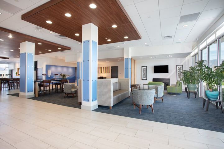 Holiday Inn Express & Suites Ely by IHG