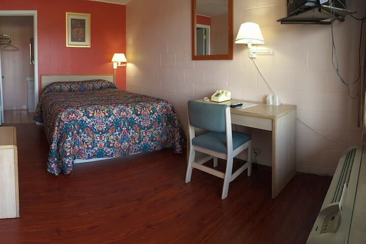 Room 29 of 38