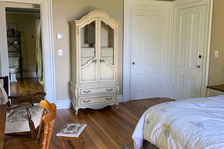 Room 11 of 52